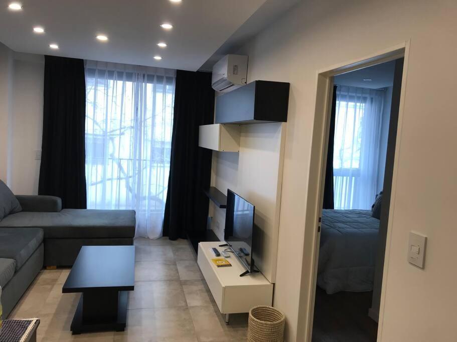 Suite In San Telmo Dormitorio En Suite Con Dos Banos Y Balcon A La Calle Buenos Aires Exteriér fotografie